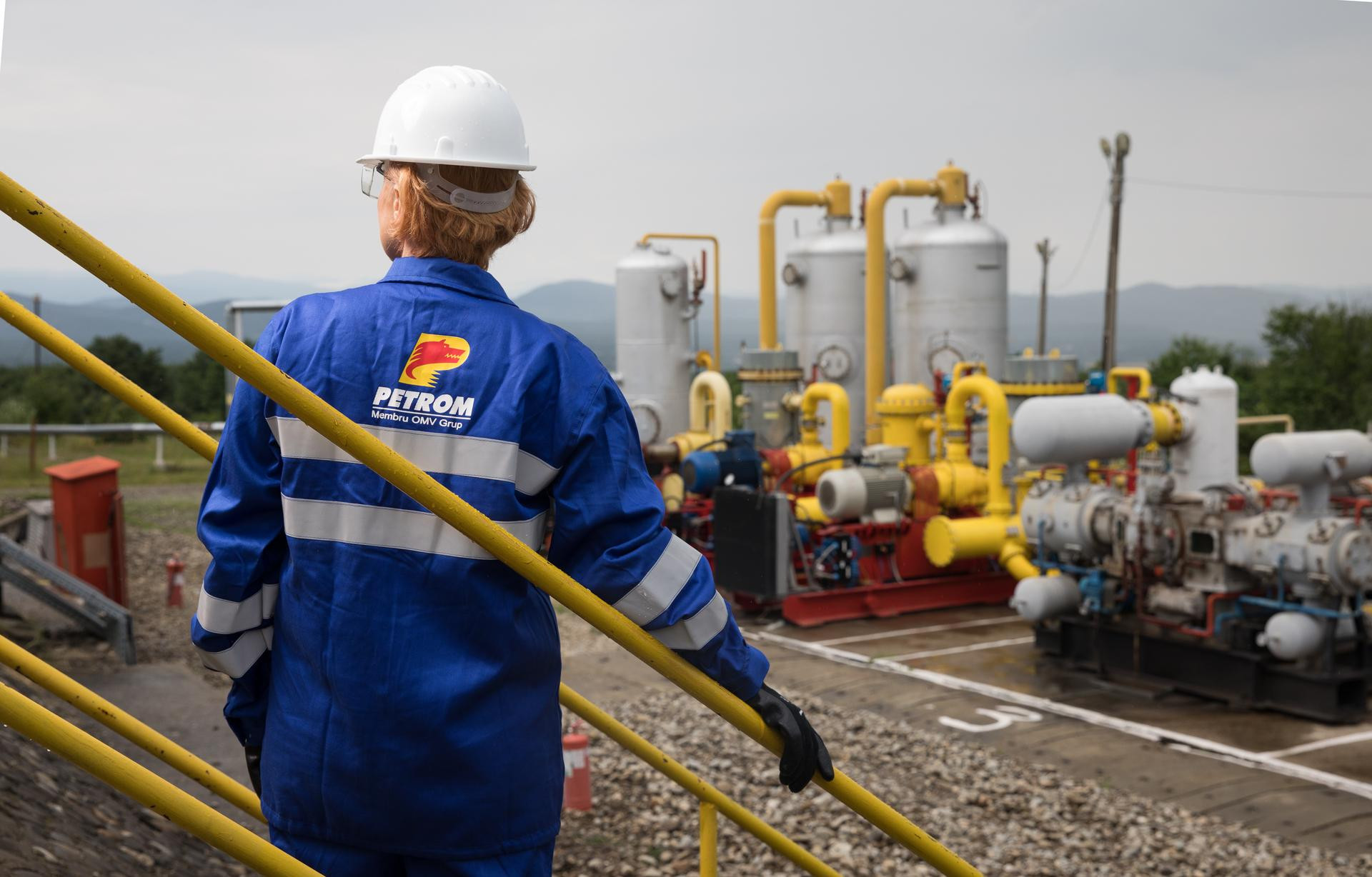 Statul român a strâns atâtea datorii la foștii angajați Petrom că ar mai putea cumpăra un OMV Petrom, la valoarea de acum