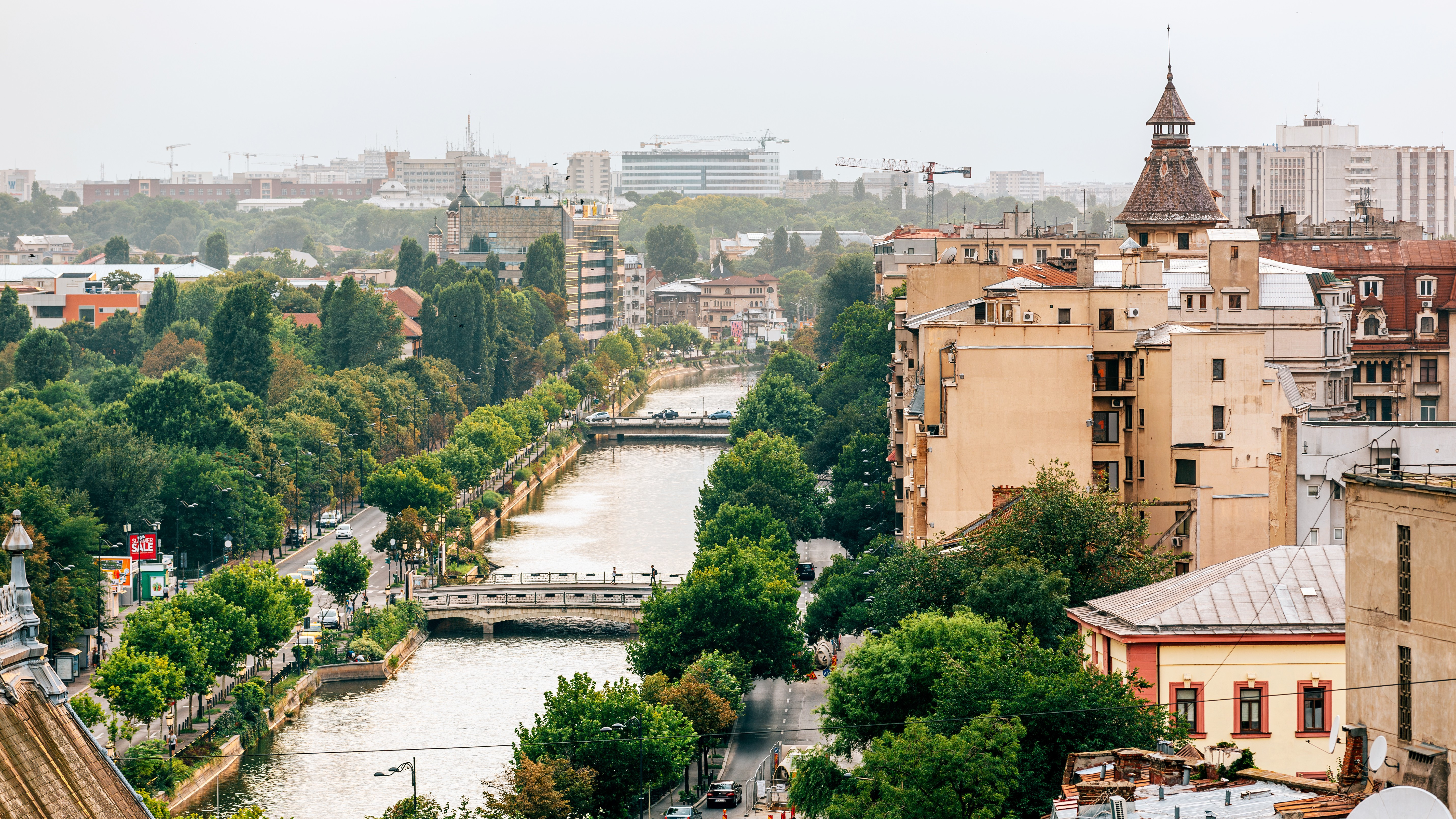 Peste 50% din poluarea Capitalei vine din blocuri și locuințe. Primăria promite schimbări. „Dacă pui gazon, n-ai făcut nimic”