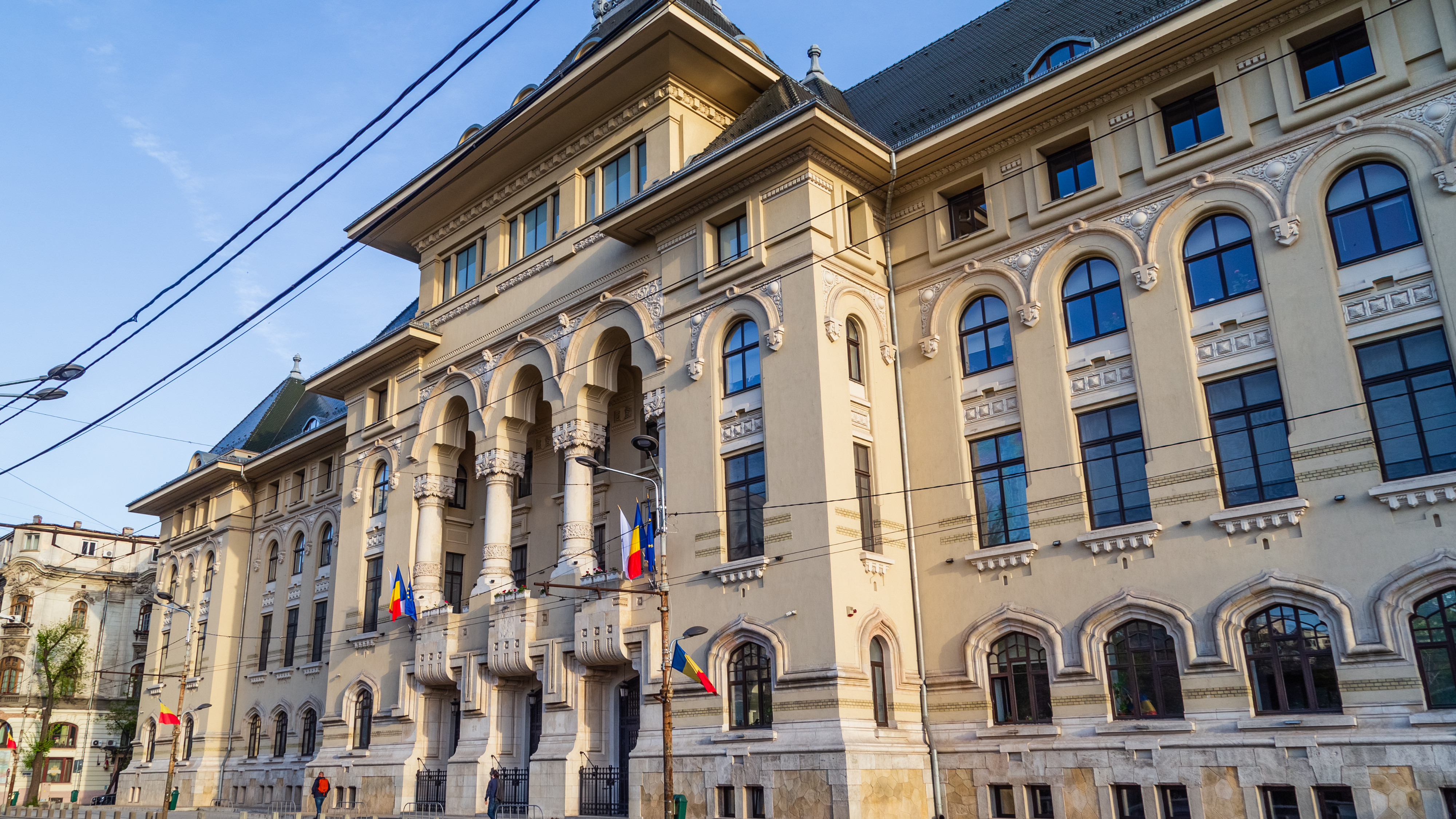 Biroul Electoral Municipal Bucureşti a admis 17 candidaturi pentru Primăria Capitalei. Două dosare respinse, unul amânat
