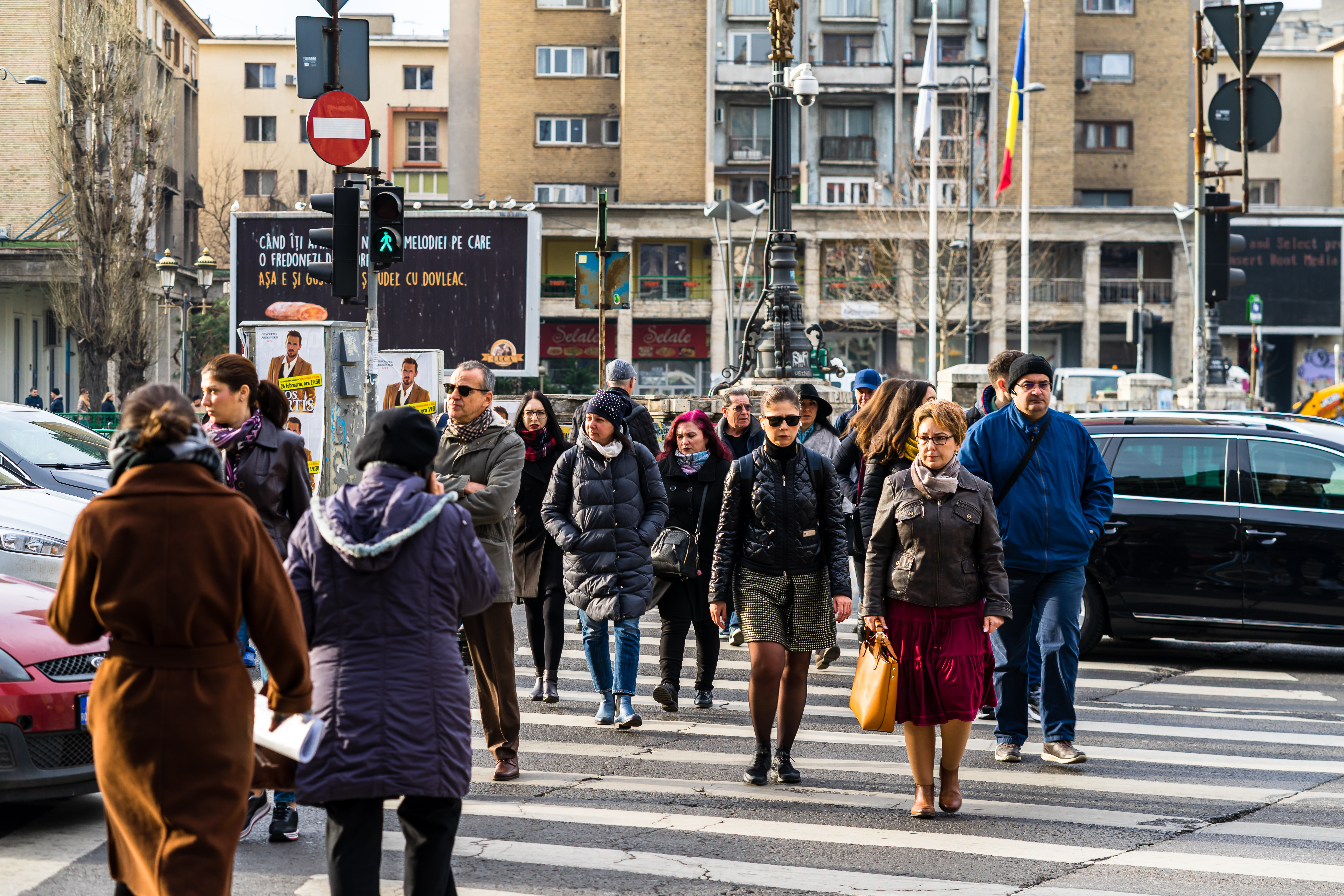 Creșterea economică a României va fi modestă, avertizează Comisia Europeană. Inflația și deficitul rămân provocări majore