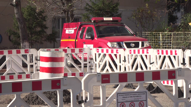 Mirosul persistent de gaz de la o sondă abandonată din 1908 a stârnit îngrijorare și mobilizare de urgență la Câmpina