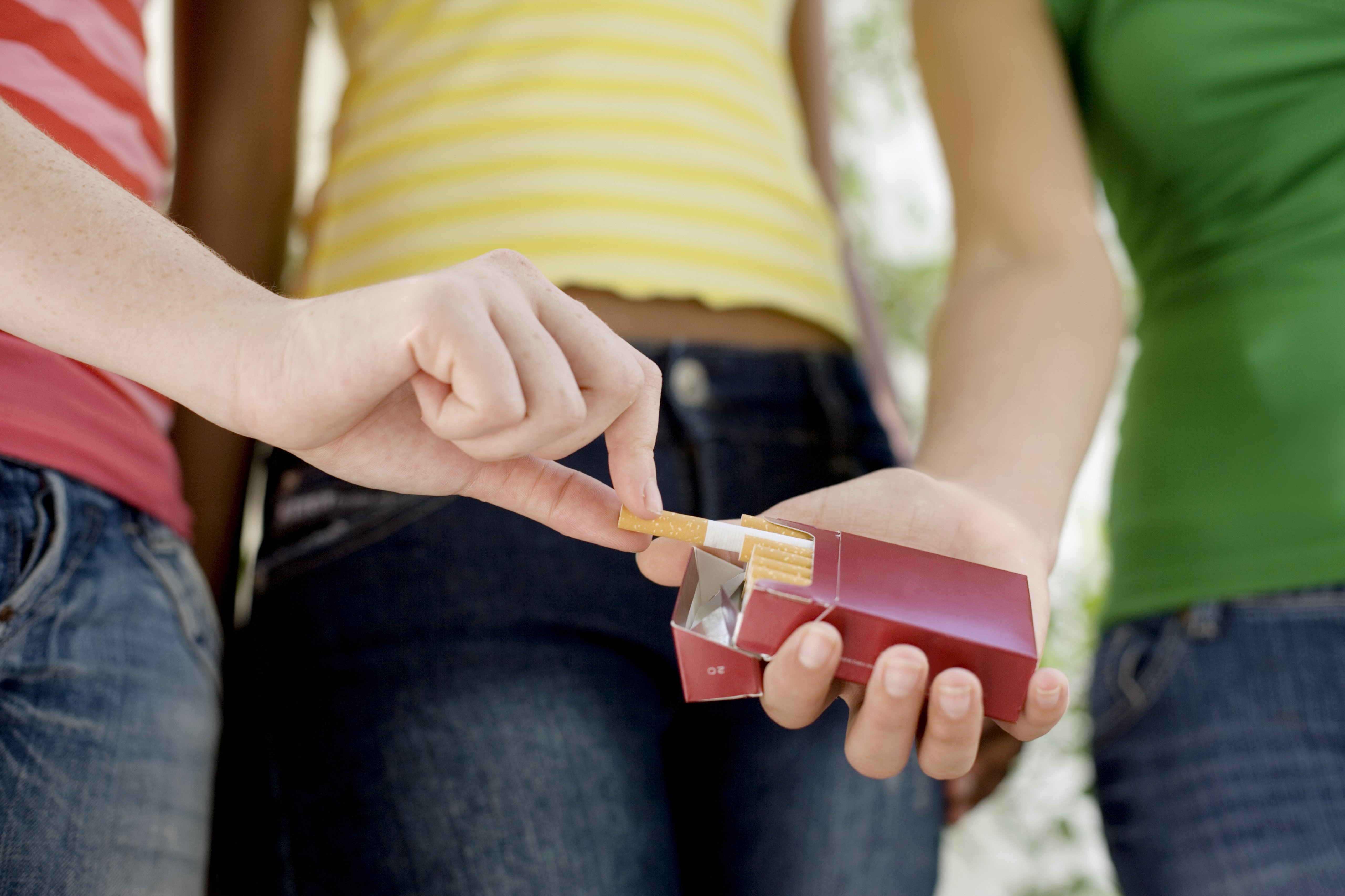 Comisarii ANPC au aplicat amenzi uriașe. Au găsit mucegai în spații de cazare și produse cu nicotină vândute minorilor