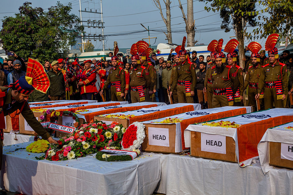 Explozie la o secție de poliție din Kashmir, India. Cel puțin nouă morți și 27 de răniți în deflagrație