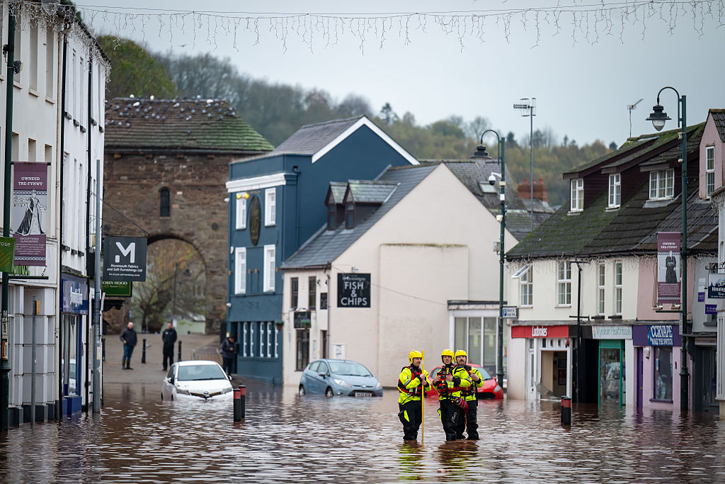 Furtuna Claudia a provocat pagube în Marea Britanie: Trafic paralizat și avertismente de inundații severe. GALERIE FOTO