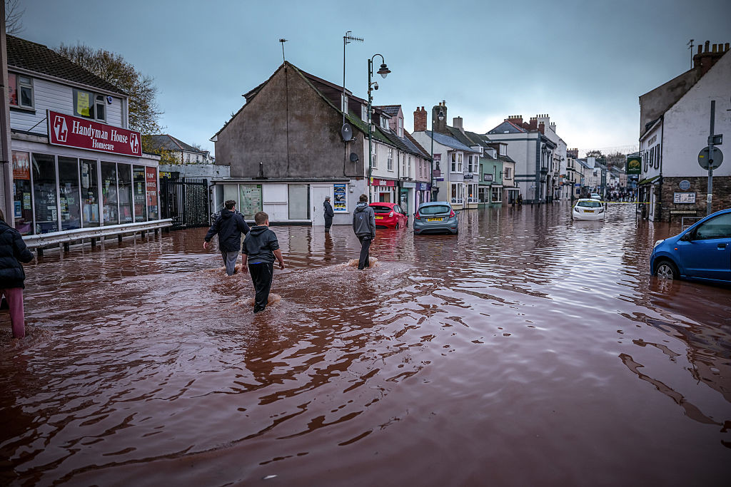 Furtuna Claudia a provocat trei decese și zeci de victime în Portugalia. Inundaţiile puternice lovesc Ţara Galilor şi Anglia