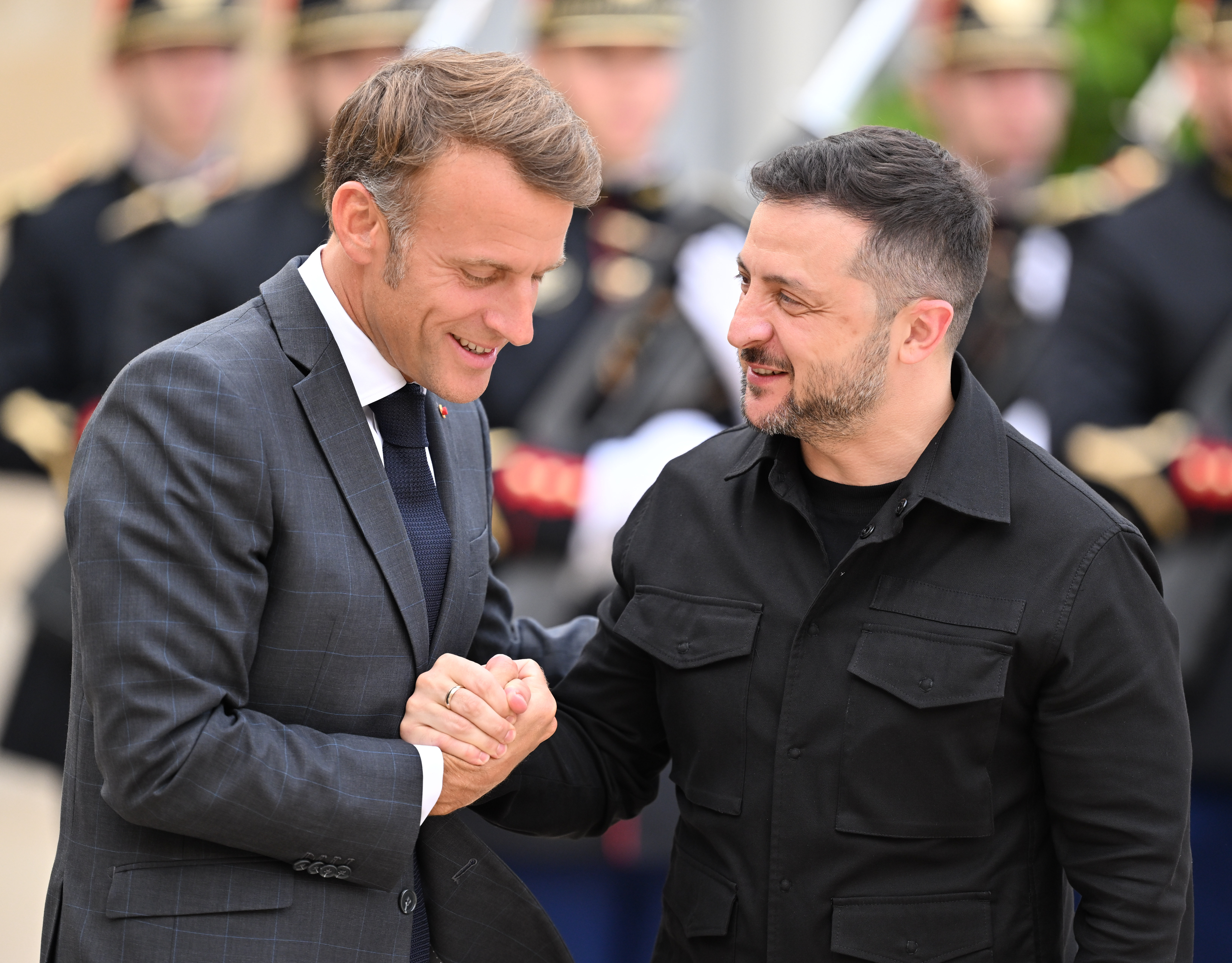 Ucraina a semnat o scrisoare de intenție pentru 100 de avioane Rafale din Franța. Macron și Zelenski au oficializat acordul