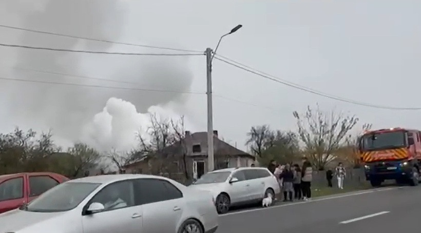 Incendiu puternic în județul Giurgiu. Pompierii au intervenit cu trei autospeciale