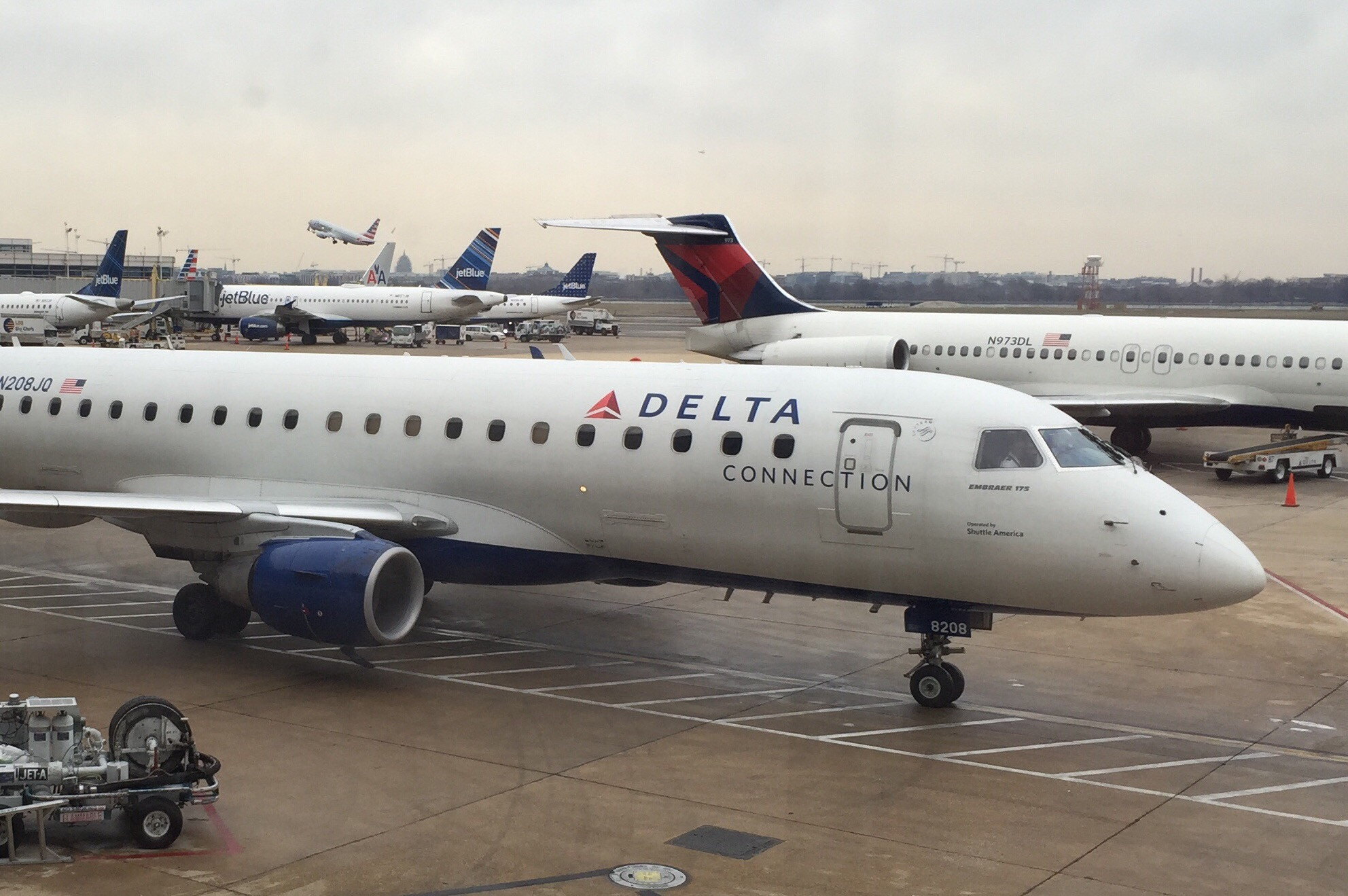 Agenţia Federală a Aviaţiei ridică restricţiile în spaţiul aerian care au fost impuse în timpul paraliziei bugetare din SUA