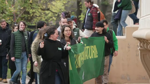 Ultima zi de înscrieri pentru șefia Primăriei Capitalei. Alianțe noi și diferențe de sub 2% în sondaje