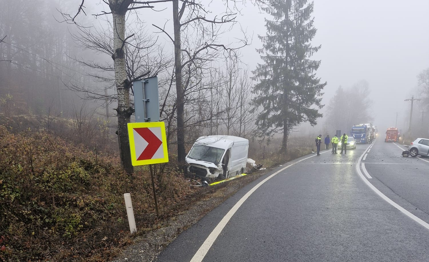 O cisternă cu substanțe periculoase s-a răsturnat pe DN1, între Brașov și Predeal. Traficul este complet blocat.