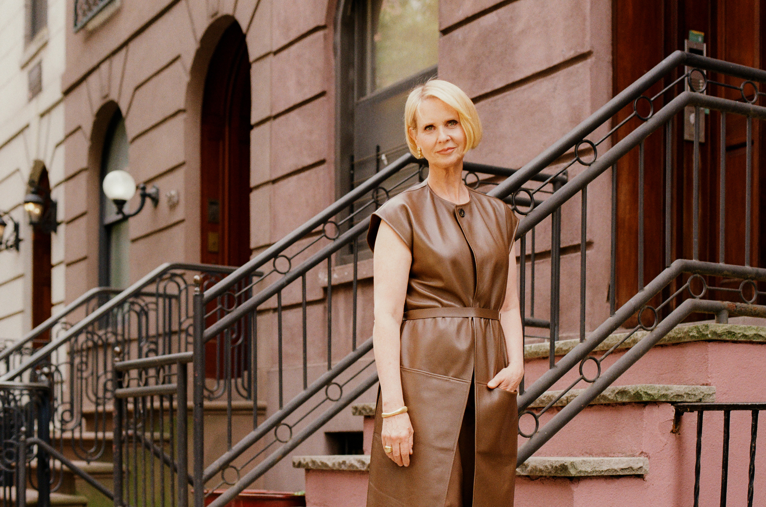 Cynthia Nixon, actrița din Sex and the City, apariție îndrăzneață la 59 de ani, la premiera unui serial. FOTO