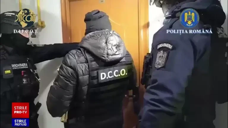 Operațiunea Z - Poliţia şi DIICOT fac peste 200 de percheziţii în toată țara. Opt mașini de lux, confiscate la Iași | VIDEO