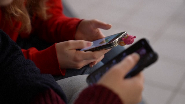 Țările nordice interzic telefoanele în școli pentru ca elevii să fie mai atenți: „Mulți și-au pierdut concentrarea”