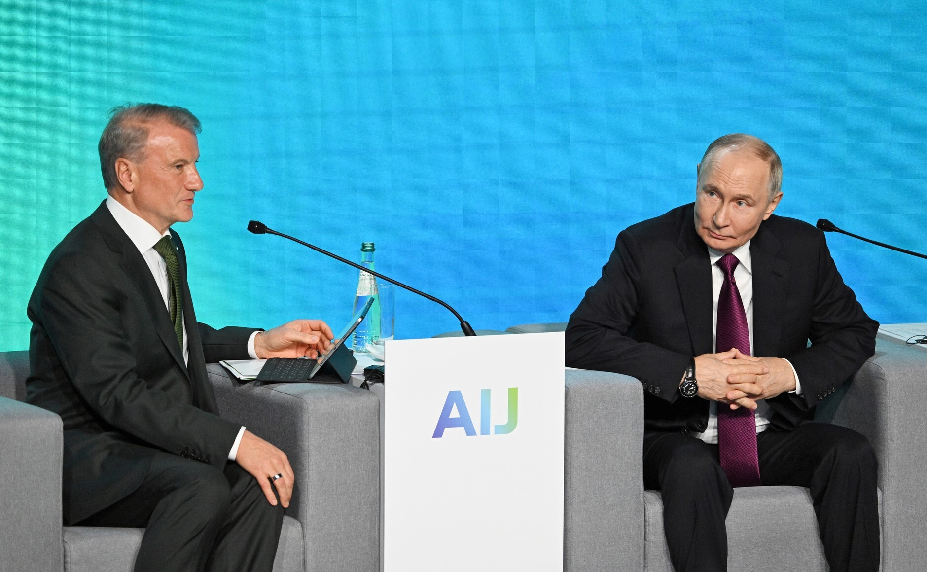 Un robot a dansat pe o melodie rusească în fața lui Vladimir Putin. Reacția liderului de la Kremlin. FOTO&VIDEO