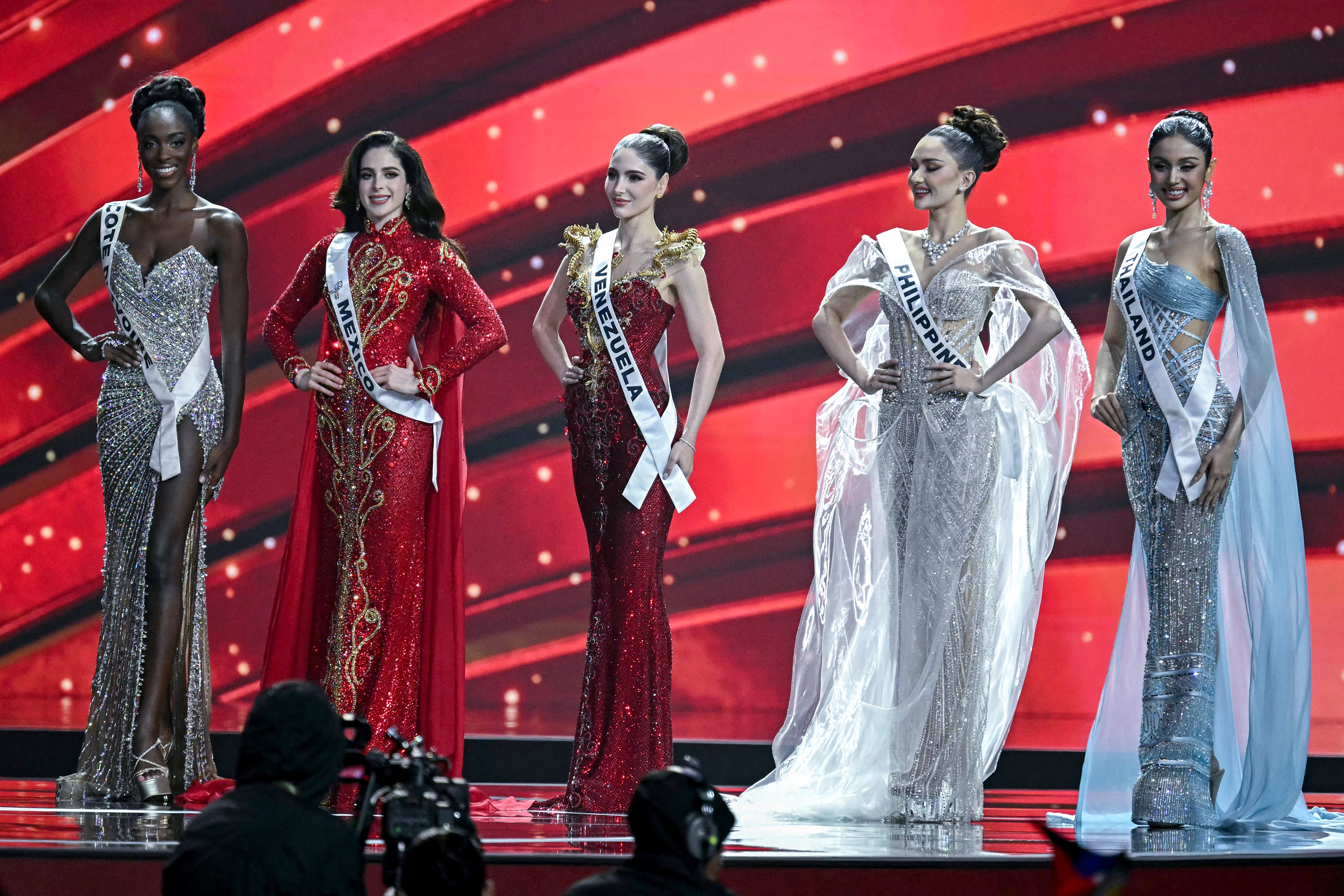 Fatima Bosch este noua Miss Universe. Tânăra din Mexic a fost numită „proastă” în timpul concursului | GALERIE FOTO