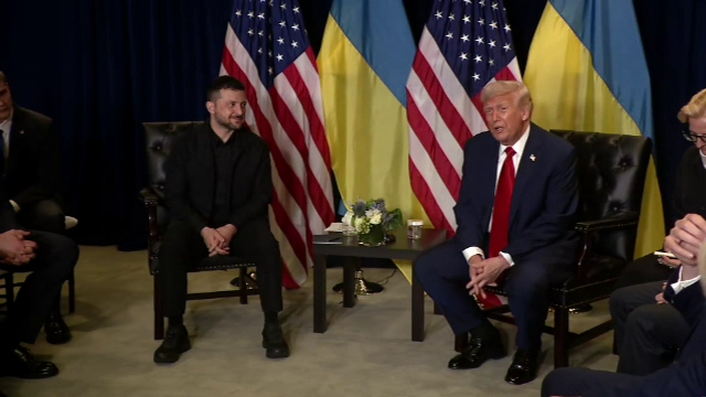 Donald Trump afirmă că Zelenski nu are „nicio carte în mână” și trebuie să accepte planul de pace negociat cu Rusia