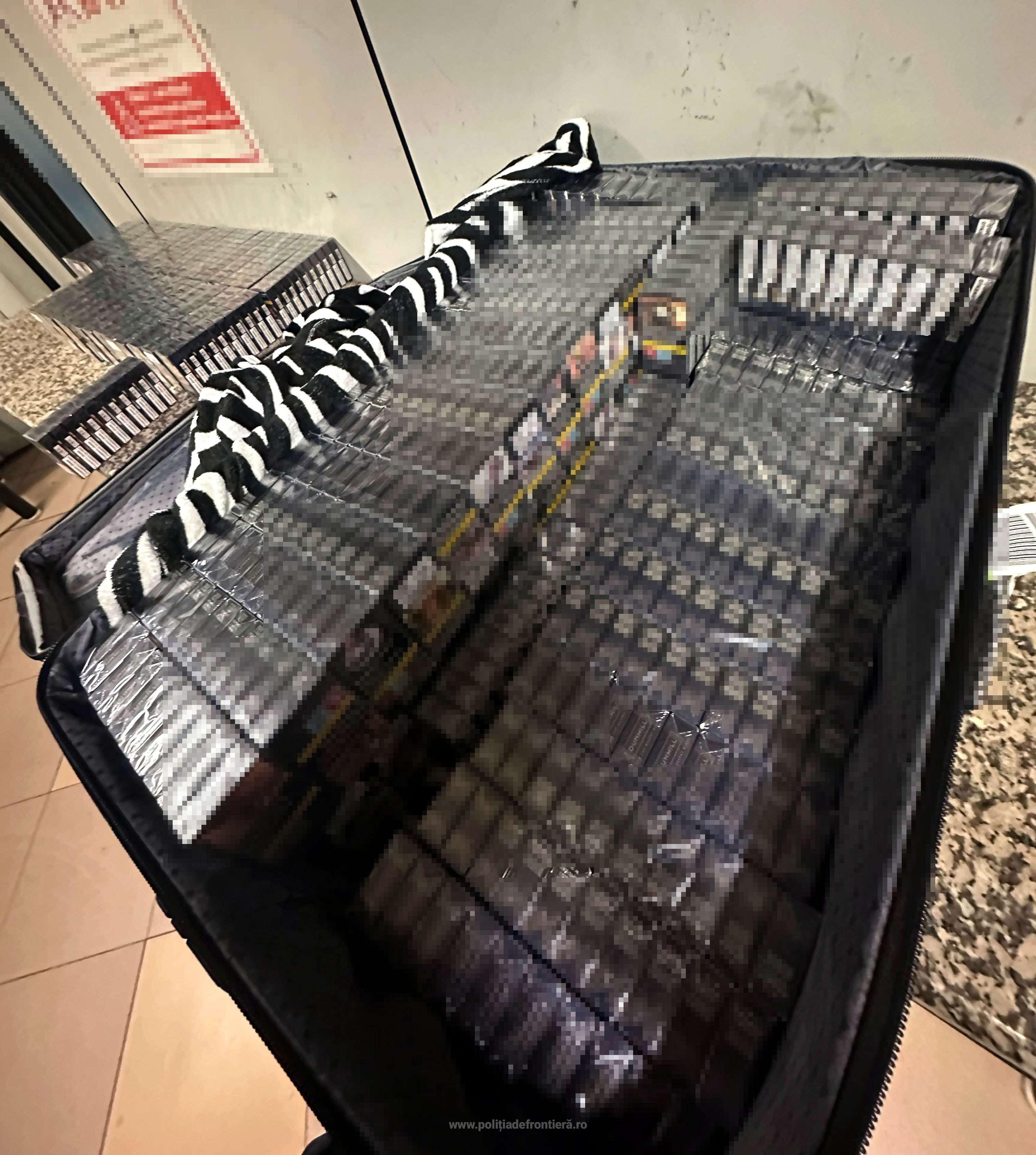 Descoperire surprinzătoare pe Aeroportul Otopeni. Ce ascundeau în bagaje trei pasageri. GALERIE FOTO