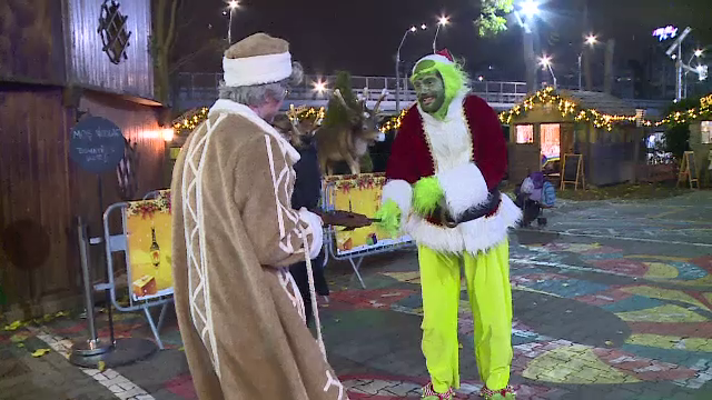 Primul târg de Crăciun din Capitală și-a deschis porțile. Sute de copii au fost întâmpinați de Moș Nicolae, dar și de Grinch