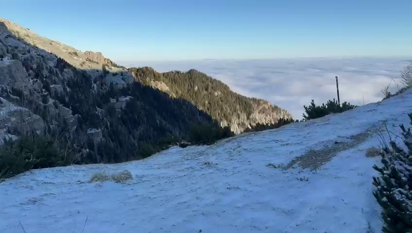 Pățania unor turiști surprinși de codul roșu în Munții Făgăraș. Salvamontiştii nu au putut interveni din cauza viscolului