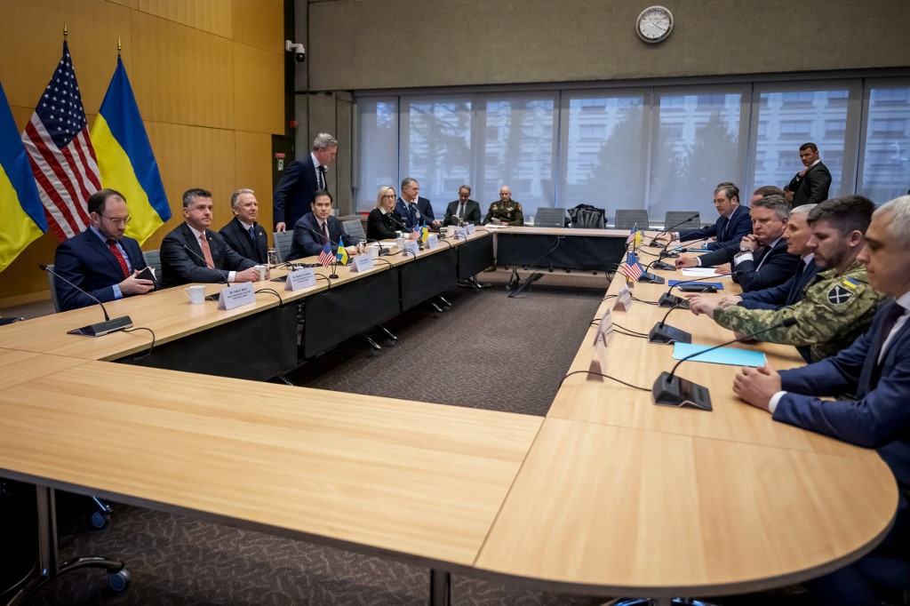 SUA ar fi presat Ucraina să accepte acordul la negocierile de la Geneva, în ciuda protestelor Kievului