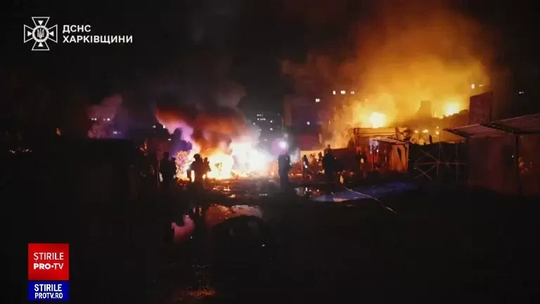 Patru morţi şi 17 răniţi într-un atac rusesc asupra oraşului Harkov. Clădiri rezidențiale au fost distruse de drone