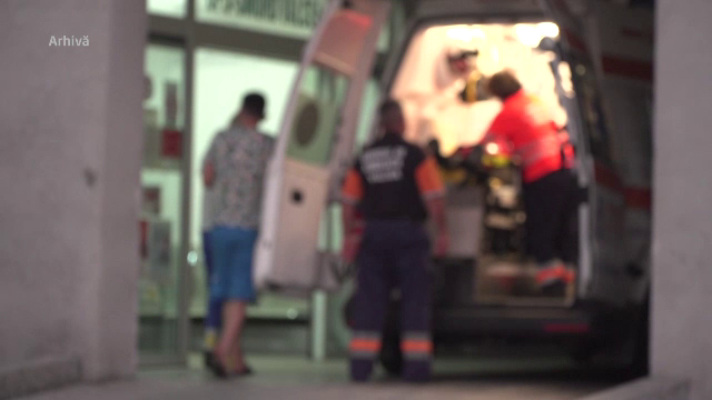 Incident șocant în Găești. Și-a lovit mama de 84 de ani cu conserva în cap, că nu i-a dat mâncare mai bună