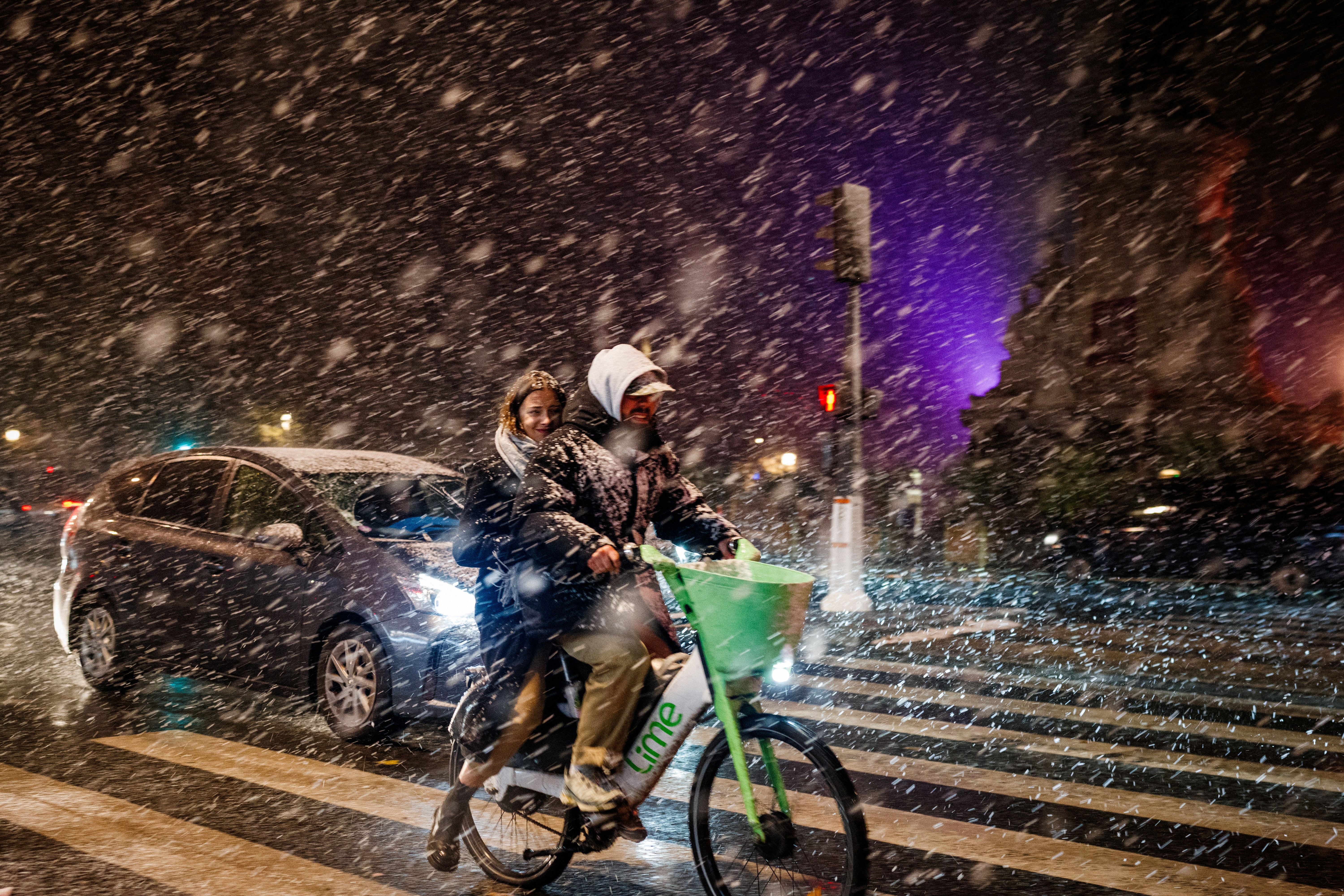 Crăciun cu zăpadă în România: ninsori, viscol și cod galben în 19 județe și în Capitală