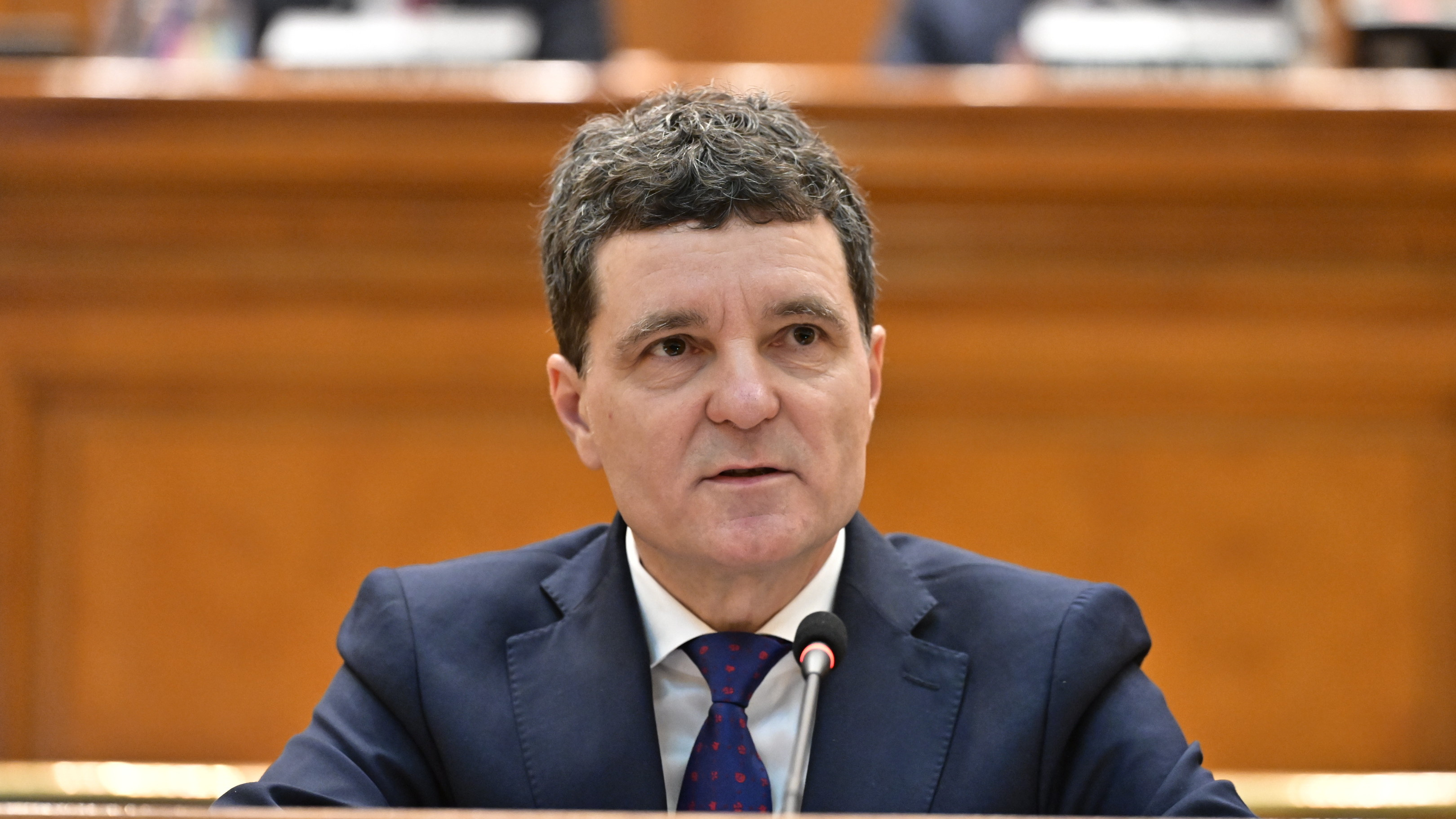 Președintele Nicușor Dan a semnat decretele privind schimbarea șefului MApN