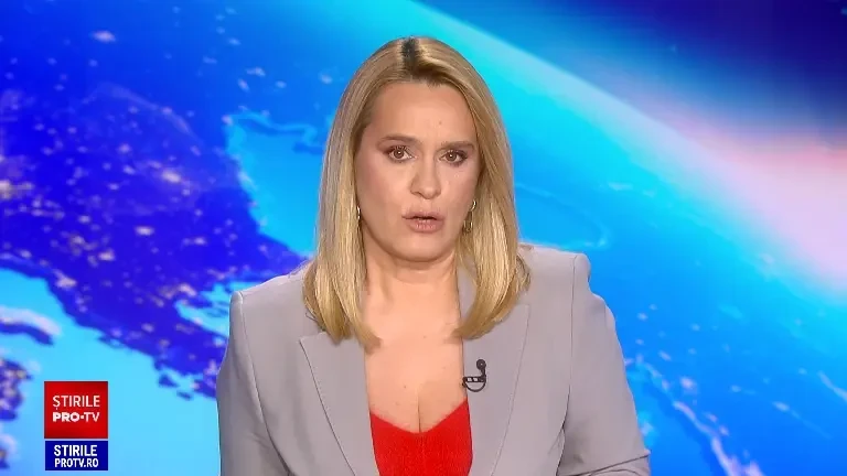 VIDEO. Câțiva jurnalişti din Parlament au fost bruscaţi de un ofiţer de presă al administrației Guvernului Bolojan