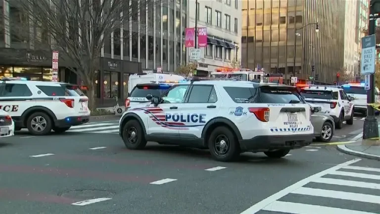 Alertă la Washington. Doi militari au murit după ce au fost împușcați lângă Casa Albă. Reacția lui Donald Trump