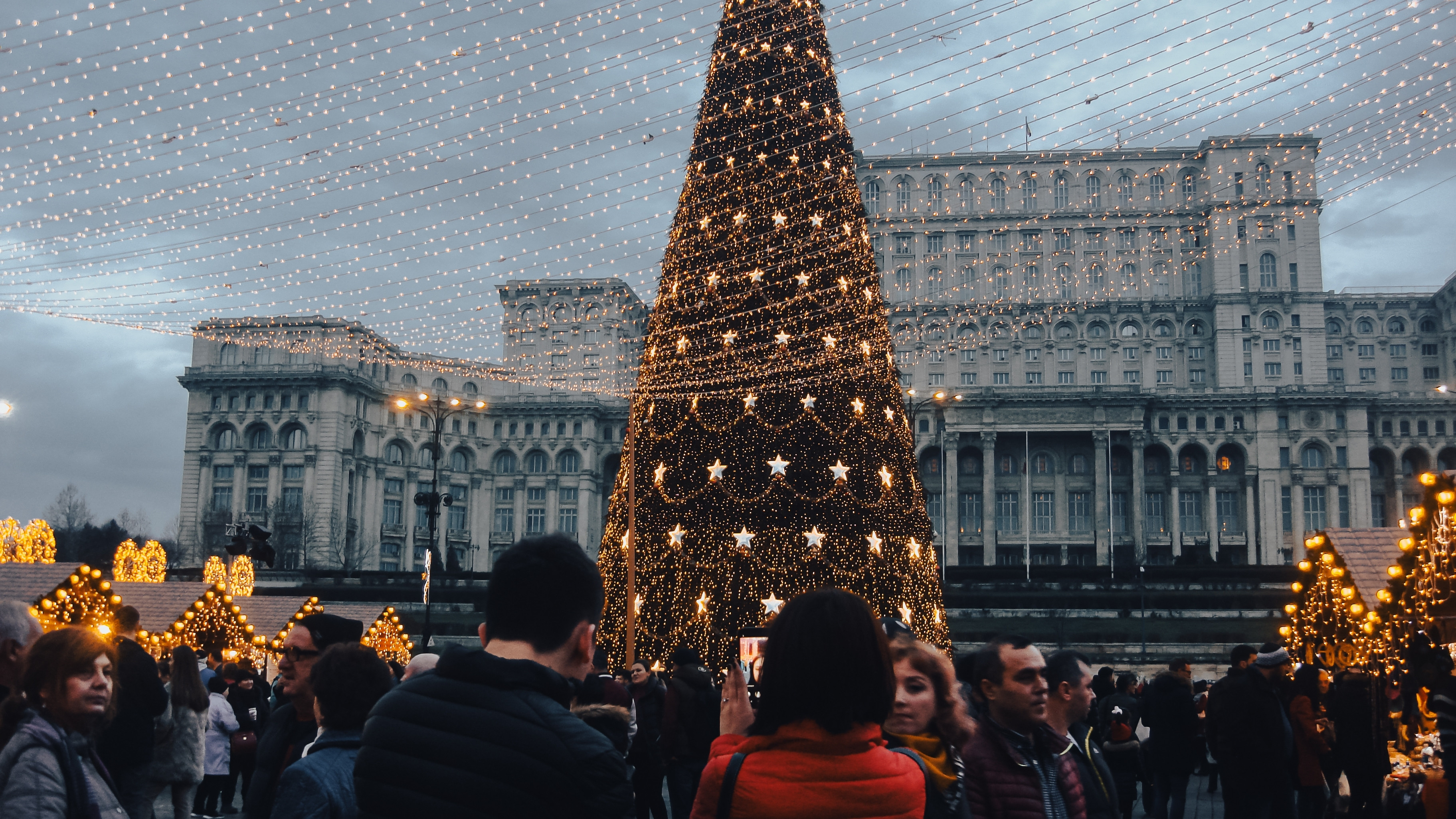 Capitala ar putea introduce o nouă taxă pentru turiștii străini și români. Ar aduce 15 milioane de lei la bugetul local