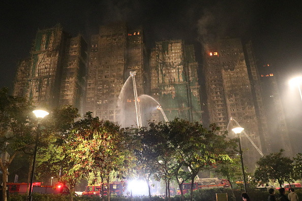 Un nou bilanț după incendiul din Hong Kong. Cel puțin 146 de oameni au murit. „Nu putem exclude să fie şi mai multe persoane”