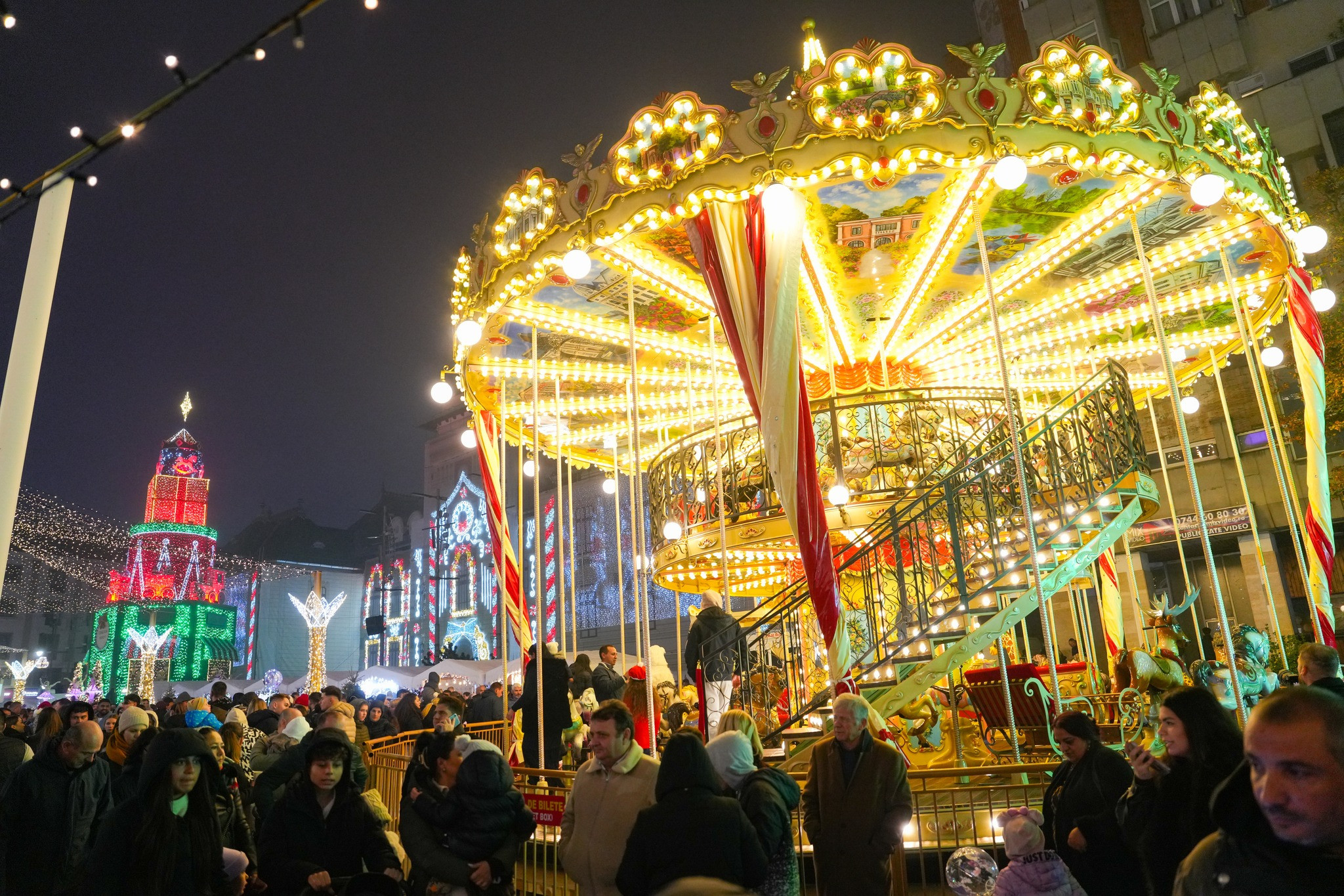 Târgul de Crăciun de la Craiova a fost desemnat cel mai frumos din Europa. A primit peste 140.000 de voturi | GALERIE FOTO