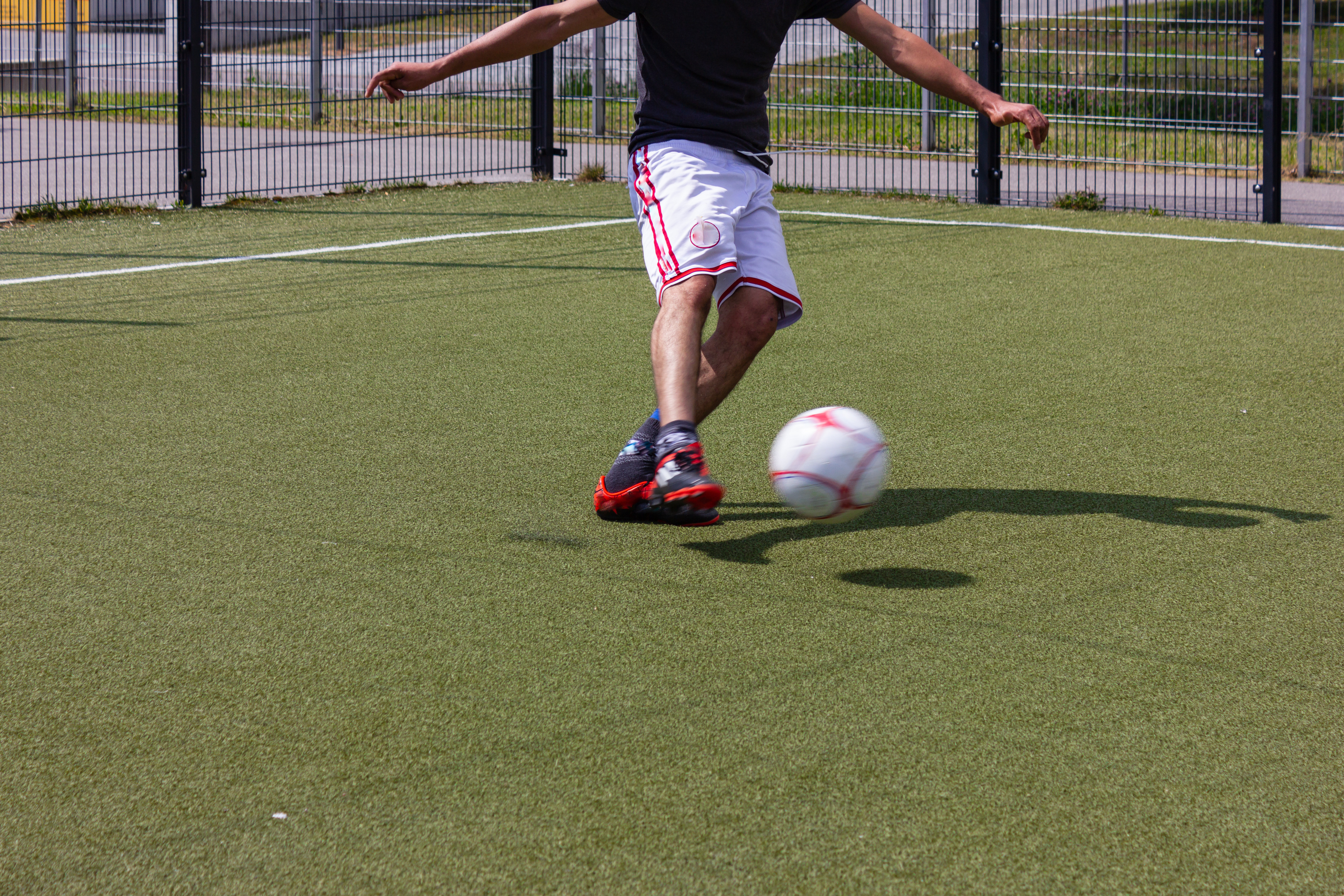 Doi fotbaliști saudiţi, victime ale unui furt la Paris. Au rămas fără obiecte de lux în valoare de 240.000 de euro