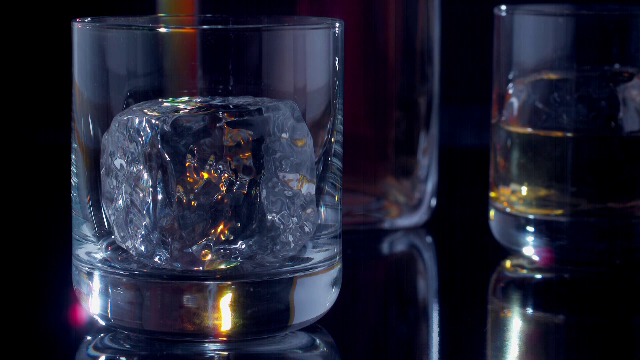 Cât alcool consumă românii. Suntem pe primul loc în UE. „Nu e atât de dramatic pe cât sună”