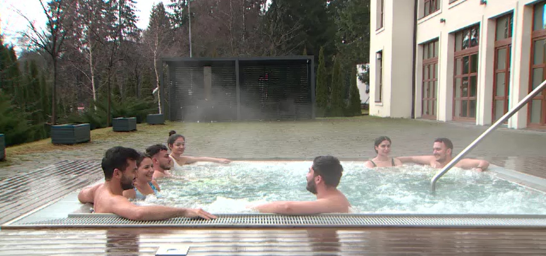 Cum se relaxează românii în weekendul prelungit de 1 Decembrie: „Am zis și noi să sărbătorim cum se cuvine”