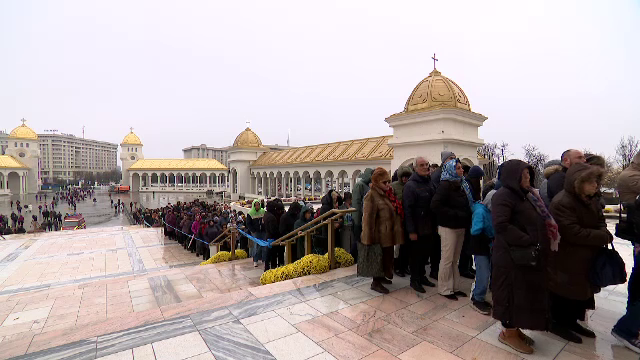 Românii l-au sărbătorit pe Sfântul Andrei. Credincioșii s-au adunat la biserici și la Catedrala Națională