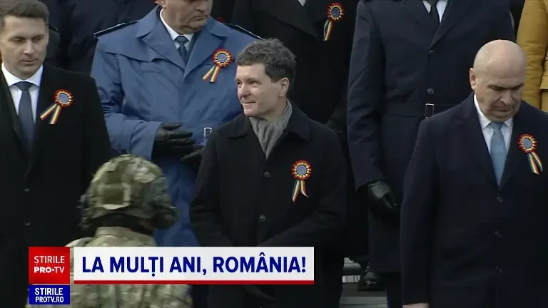 Ce a făcut Nicușor Dan la finalul paradei militare. Președintele a fost însoțit de membrii Guvernului la eveniment. VIDEO