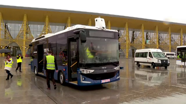 Aeroportul Cluj testează primul autobuz autonom din România. Tehnologia mai este folosită pe aeroporturile din SUA și Germani