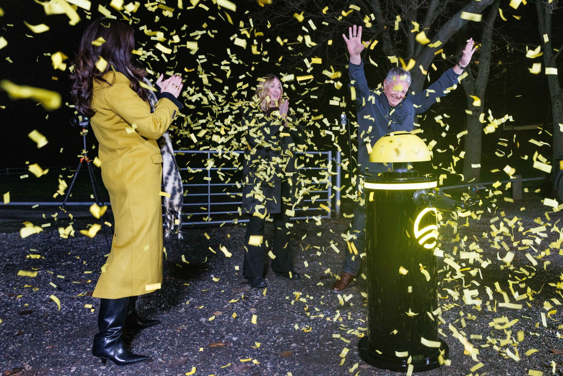 Doi soți britanici mâncau la McDonald’s când au primit un apel care le-a schimbat viața. Deveniseră milionari