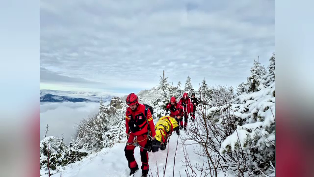 Salvare contracronometru în Ceahlău. Un bărbat de 64 de ani a fost găsit inconștient pe munte