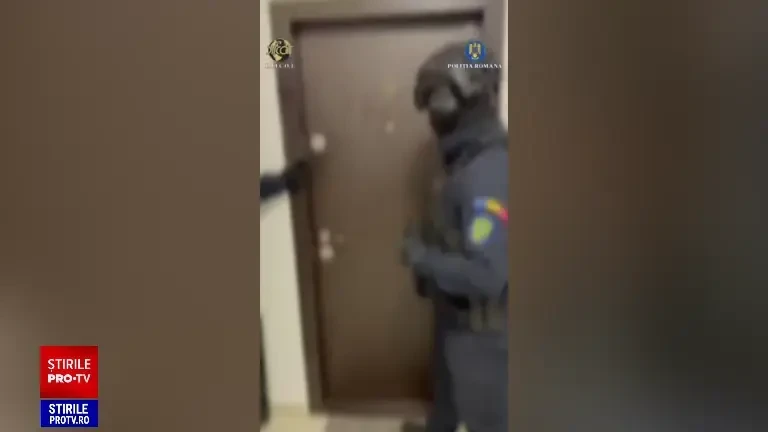 Percheziții de amploare la o rețea de traficanţi care introducea droguri în penitenciare. O avocată, vizată