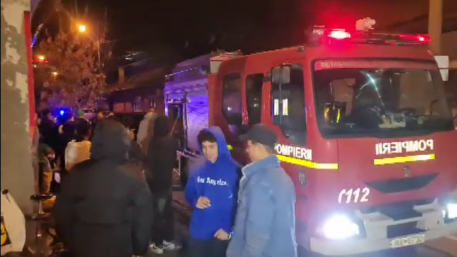 Un vârstnic a ars de viu în propria locuință. Rudele n-au reușit să-l salveze, și nici pompierii