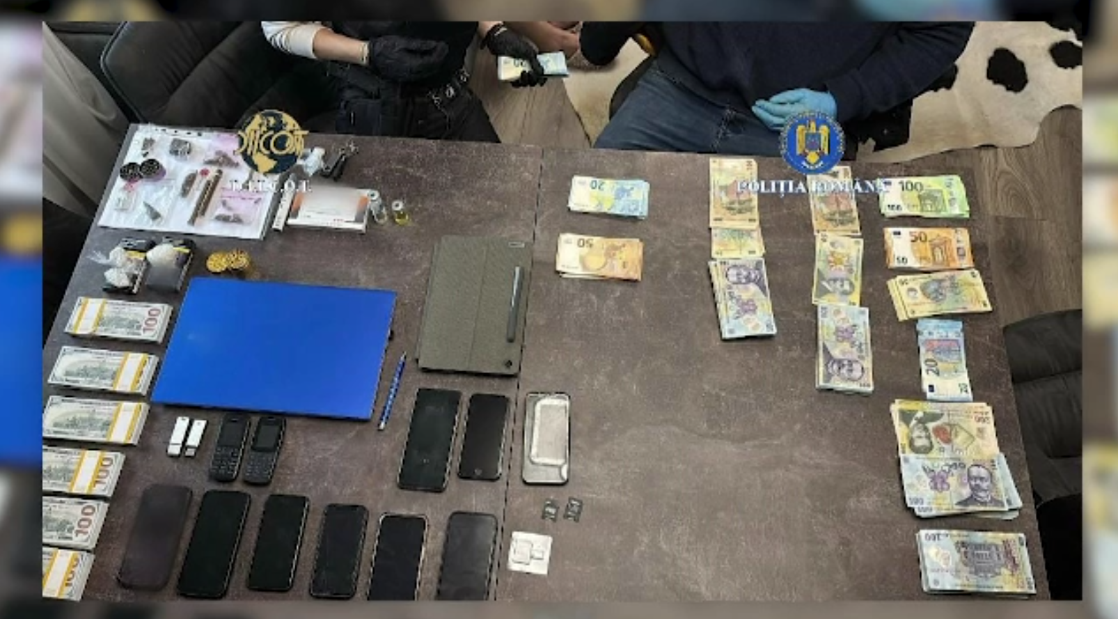 Avocata din Cluj și alți opt membri ai rețelei de traficanți de droguri au fost reținuți. Ce s-a găsit la percheziții