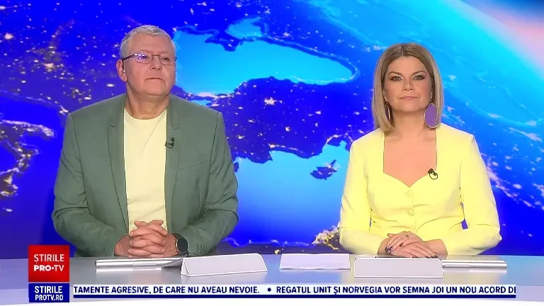 Momente de panică pe autostrada Arad-Timișoara. O ambulanță privată a căzut de pe o platformă și a luat foc