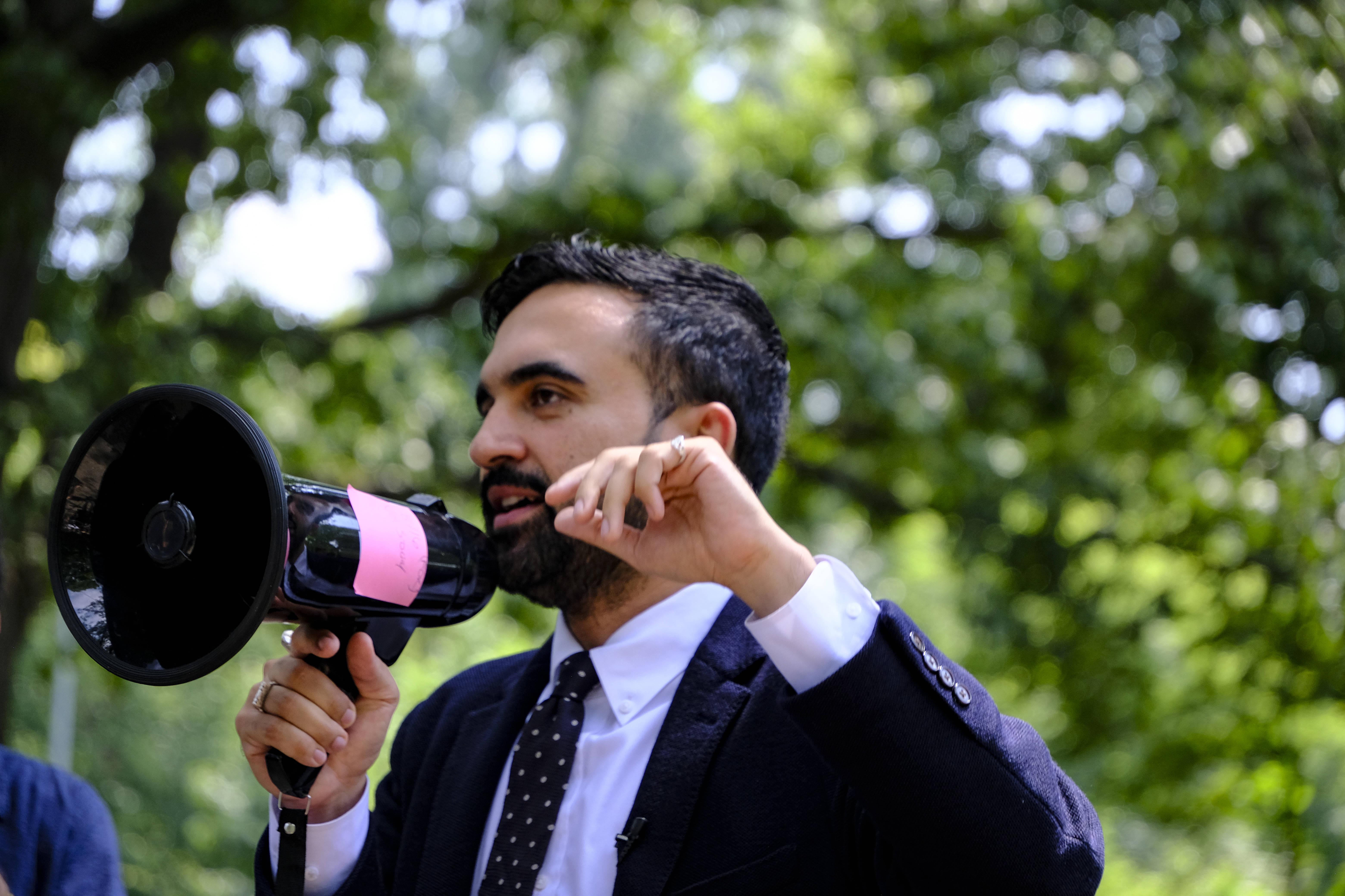 Prima măsură a primarului ales din New York. Zohran Mamdani va opri evacuarea taberelor de corturi din centru