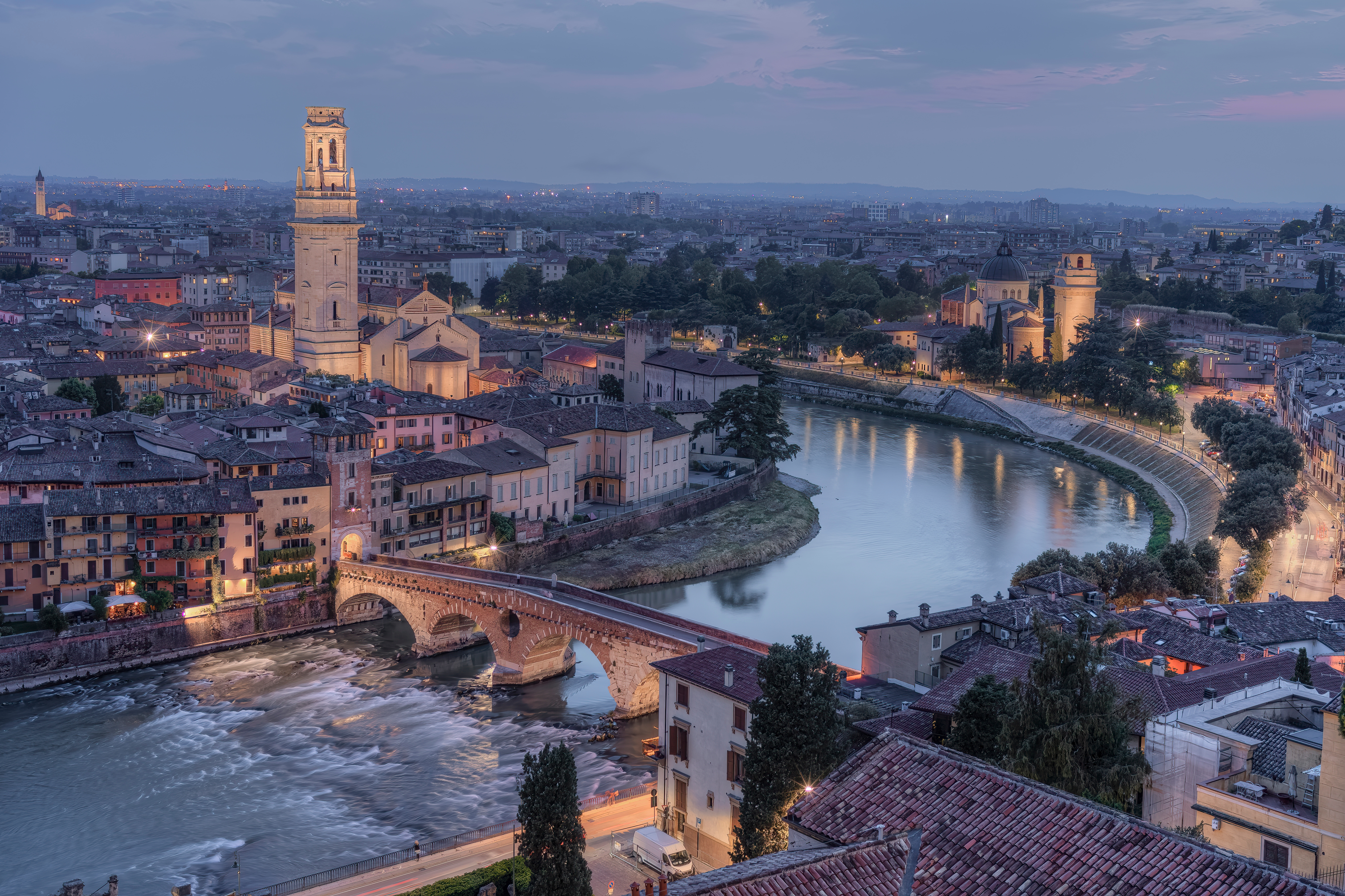 Verona, orașul iubirii și al istoriei: ce să vezi și să faci în inima Italiei