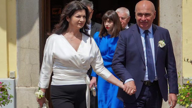 Ilie Bolojan s-a căsătorit în secret. Purtătorul de cuvânt al Guvernului l-a dat de gol după vizita în Austria