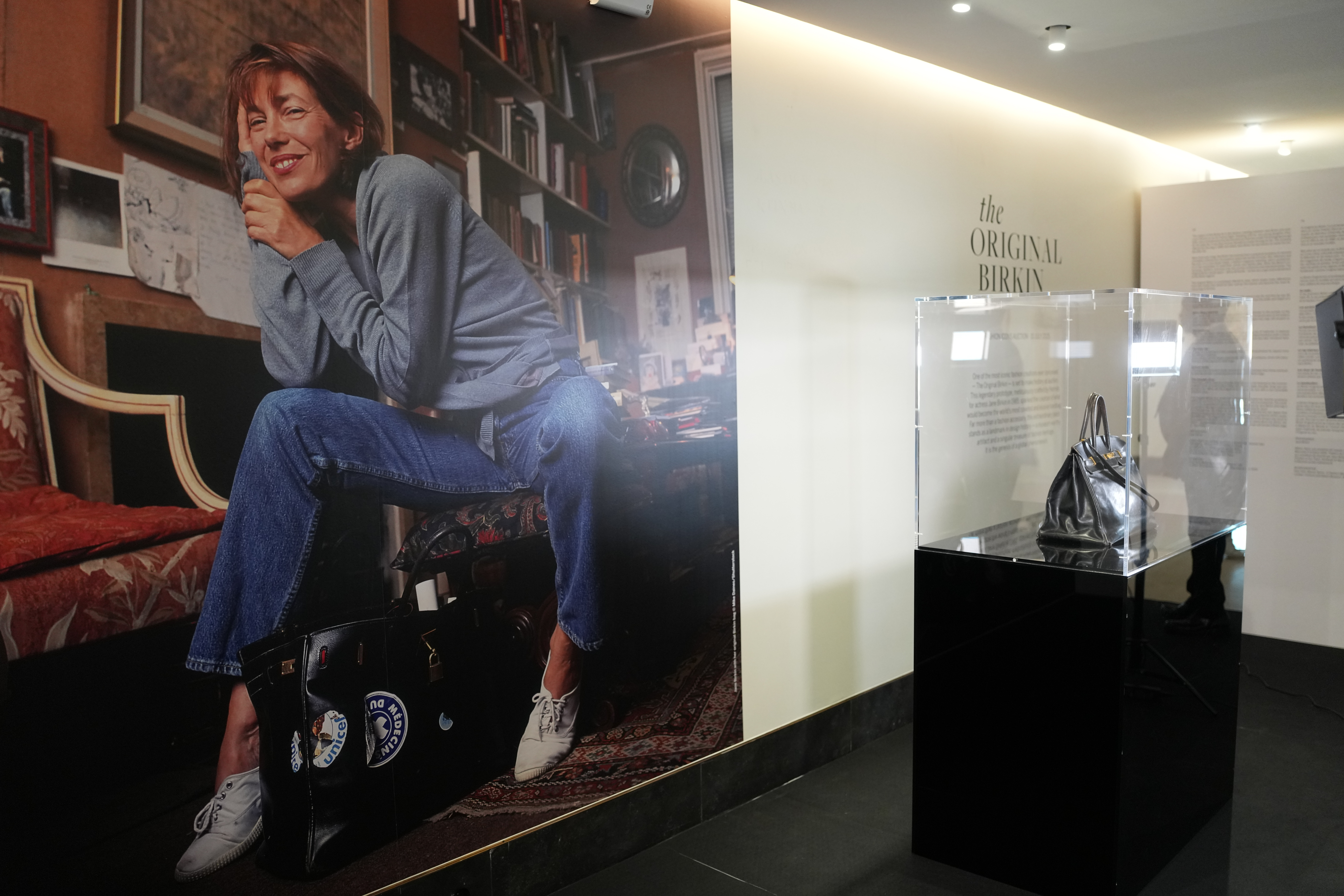 O geantă Birkin care i-a aparținut lui Jane Birkin a fost vândută pentru 2,5 milioane de euro. FOTO