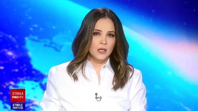 Un tren cu 30 de pasageri și-a avariat locomotiva după ce a lovit osii metalice puse de doi adolecenți pe șine